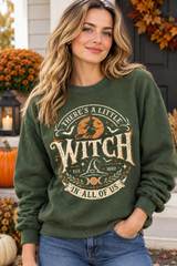 Mockup nữ US mặc sweatshirt