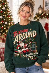 Mockup áo Christmas với người mẫu nữ